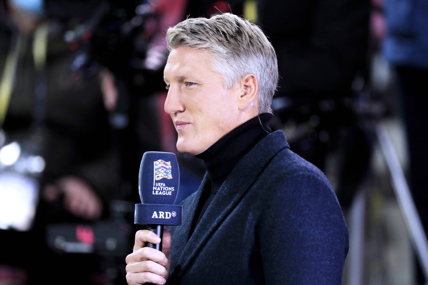 SCHWEINSTEIGER Bastian ARD Co - Moderator beim Interview UEFA Nations League Qualifikation Spiel Deutschland - Schweiz 3 : 3 am 13. Oktober 2020 in K