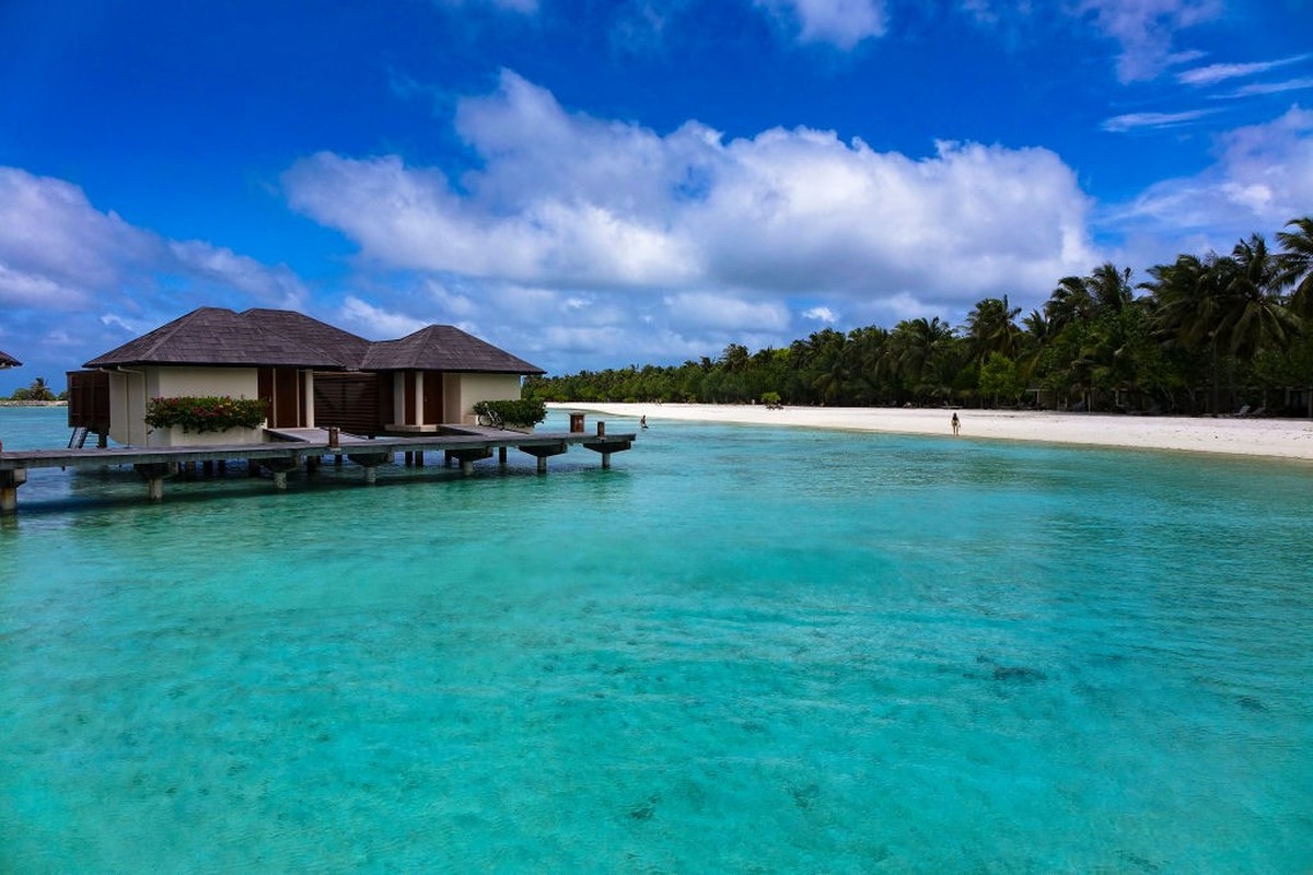 Little tropical country with hundreds of island, Maldives! A popular tourist destination, specially for newly wed couples. Most iconic are the over water villas, tropical forests, palm trees and the t ...