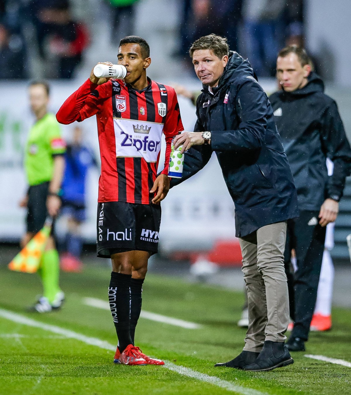 17.03.2019, Cashpoint Arena, Altach, AUT, 1. FBL, Cashpoint SCR Altach vs LASK, 22. Runde, im Bild Joao Victor Santos Sa (LASK Linz) und Trainer Oliver Glasner (LASK Linz) // during the tipico Bundesl ...
