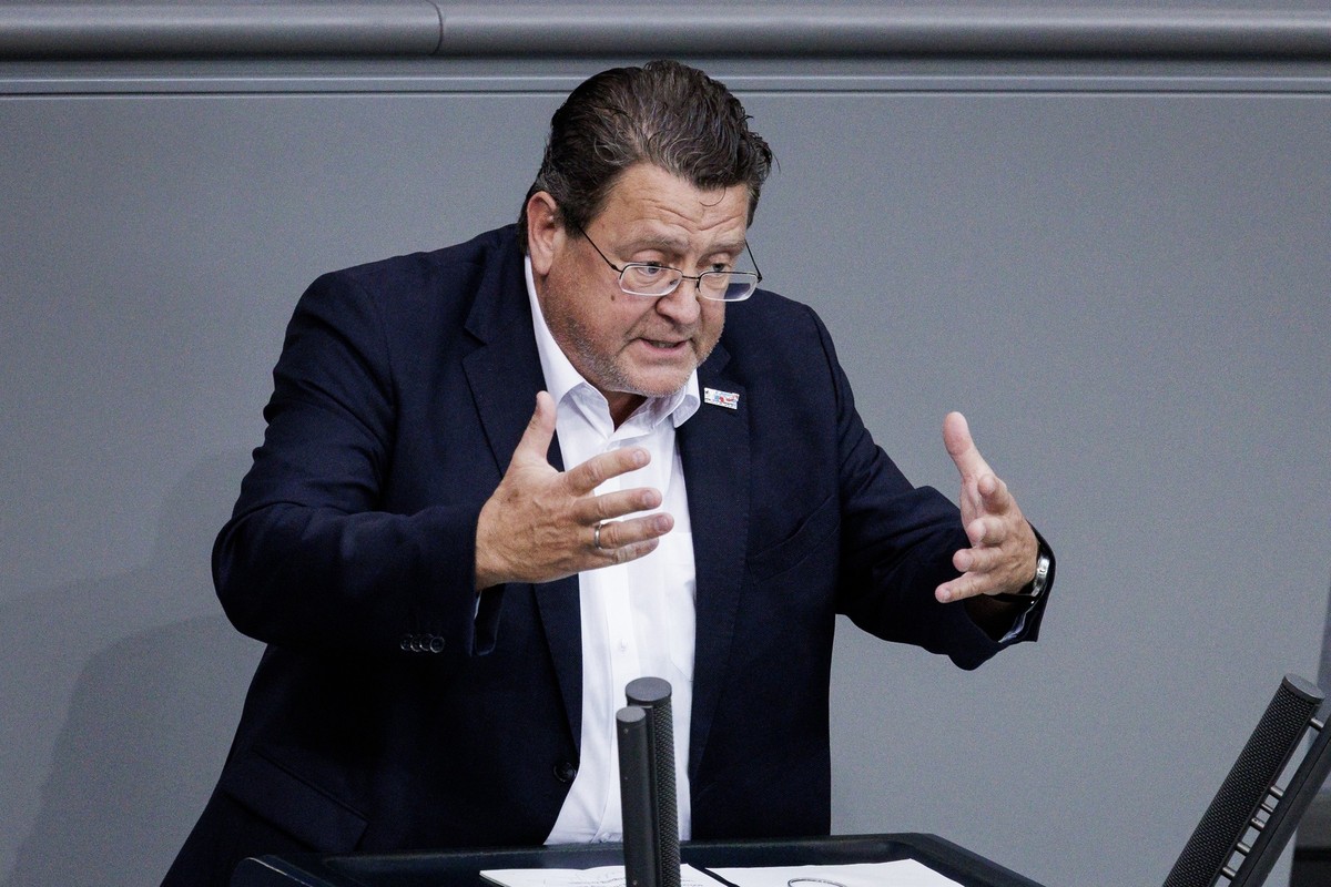 05.06.2025, Berlin: Stephan Brandner (AfD) spricht bei der Debatte um die Anpassung der Abgeordnetenentschädigungim Bundestag. Foto: Carsten Koall/dpa +++ dpa-Bildfunk +++