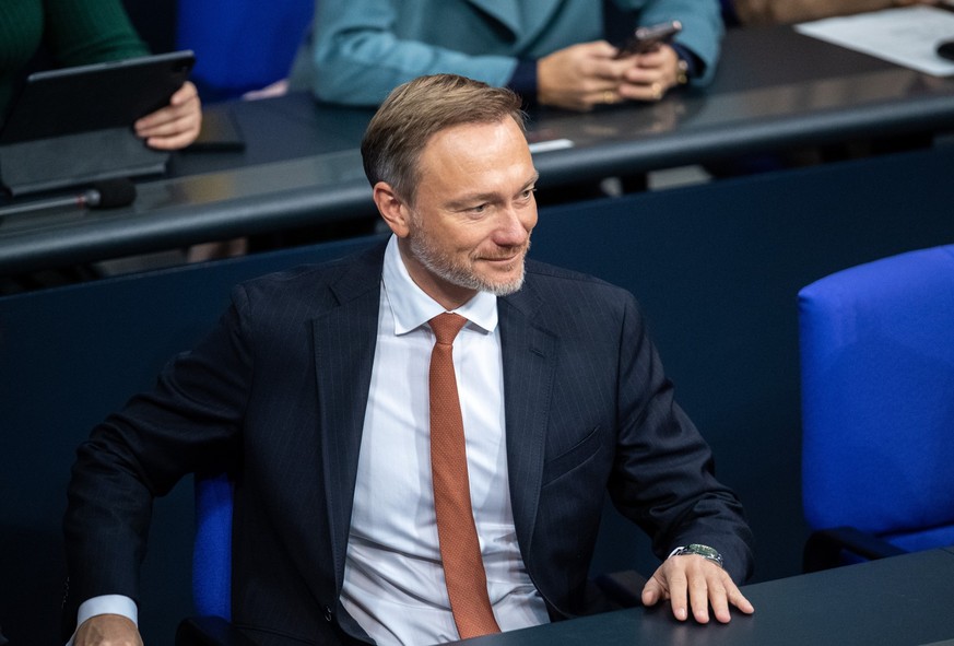 17.11.2023, Berlin: Christian Lindner (FDP), Bundesminister der Finanzen, nimmt an einer Sitzung des Bundestags teil. Foto: Melissa Erichsen/dpa +++ dpa-Bildfunk +++