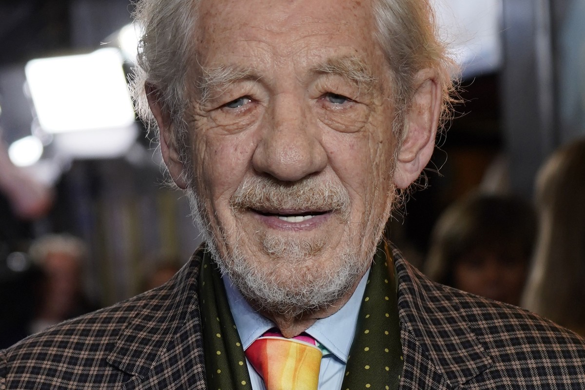 Ian McKellen, poses for photographers upon arrival at the European Premiere of the The Critic, in London, Monday, Sept. 2, 2024. (AP Photo/Alberto Pezzali)