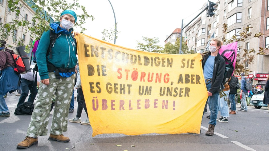 Berlin GER, Berlin, 05.10.20, Start der Demonstration von XR Start der Demonstration Zug der toten Baeume - von XR vor dem Landwirtschaftsministerium XR - Aktion, 05.10.2020, *** Berlin GER, Berlin, 0 ...