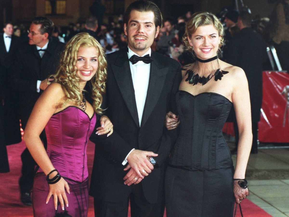 Susan Sideropoulos, Daniel Fehlow, Nina Bott v.l. 02/03 urb Mann Frau Schauspiel Schauspielerin Schauspieler TV Fernsehen Serie Daily Soap Seifenoper GZSZ Gute Zeiten, schlechte Zeiten RTL seriös fest ...