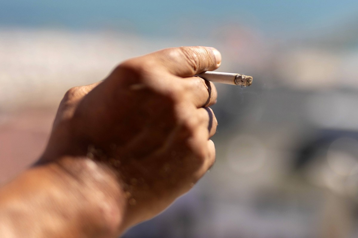 Der Drogenbeauftragte der Bundesregierung, Burkhard Blienert, hat sich f�r ein entschiedeneres Vorgehen gegen Tabakkonsum ausgesprochen. Er k�nnte sich ein Rauchverbot wie in Gro�britannien vorstellen ...