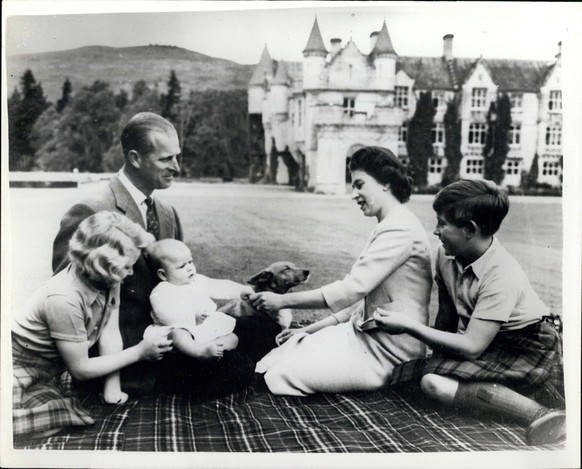 Sep. 08, 1960 - New pictures of the Royal Family on Holiday at Balmoral: Special pictures of the Royal Family including the baby Prince Andrew, were taken at Balmoral Castle today, where they are stay ...