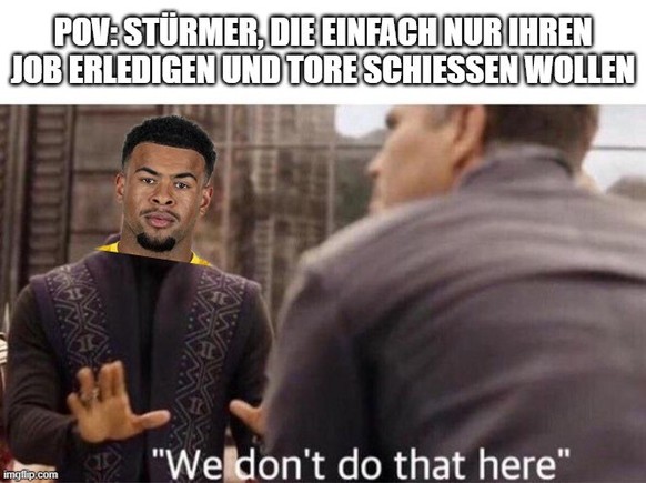 Freiburgs Noah Atubolu sind Gegentore ebenso fremd wie dem Black Panther Verbeugungen zur Begrüßung.