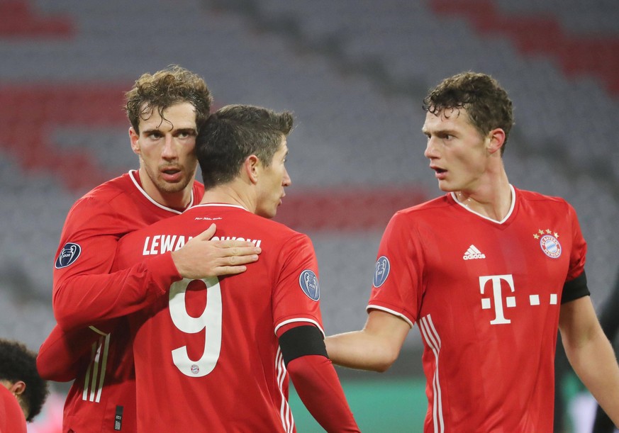 Leon Goretzka (l.) verbrachte die letzte Viertelstunde der Champions-League-Partie gegen Salzburg auf der rechten Defensivseite.