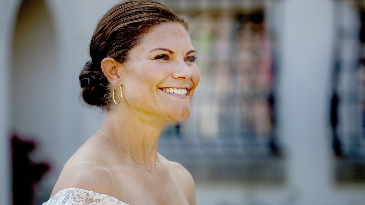 Why did Princess Victoria suddenly interrupt her vacation?