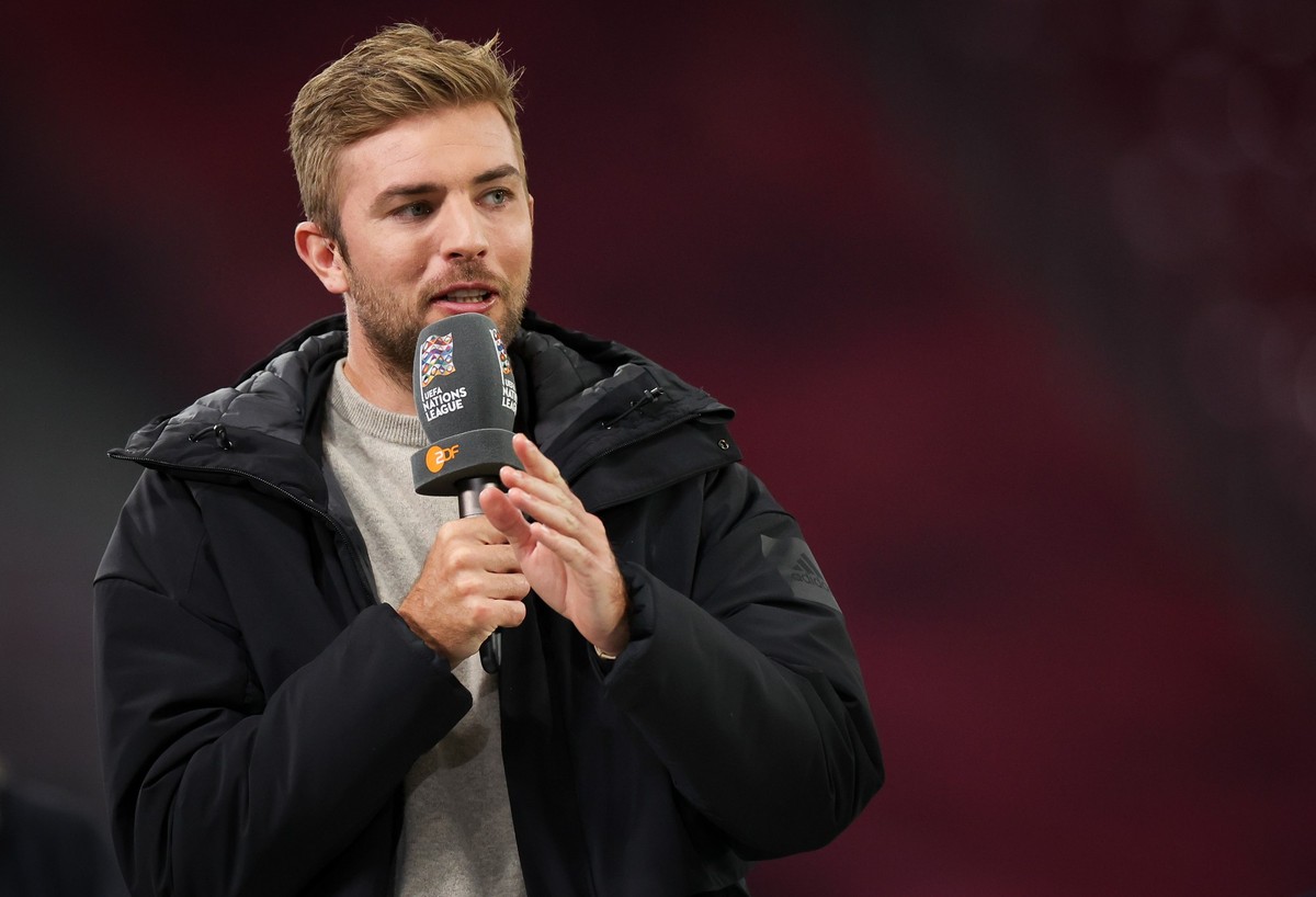 ARCHIV - 23.09.2022, Sachsen, Leipzig: Fu�ball: Nations League A, Deutschland - Ungarn, Gruppenphase, Gruppe 3, 5. Spieltag, Red Bull Arena. Christoph Kramer, Fu�ballspieler und TV-Experte, spricht be ...