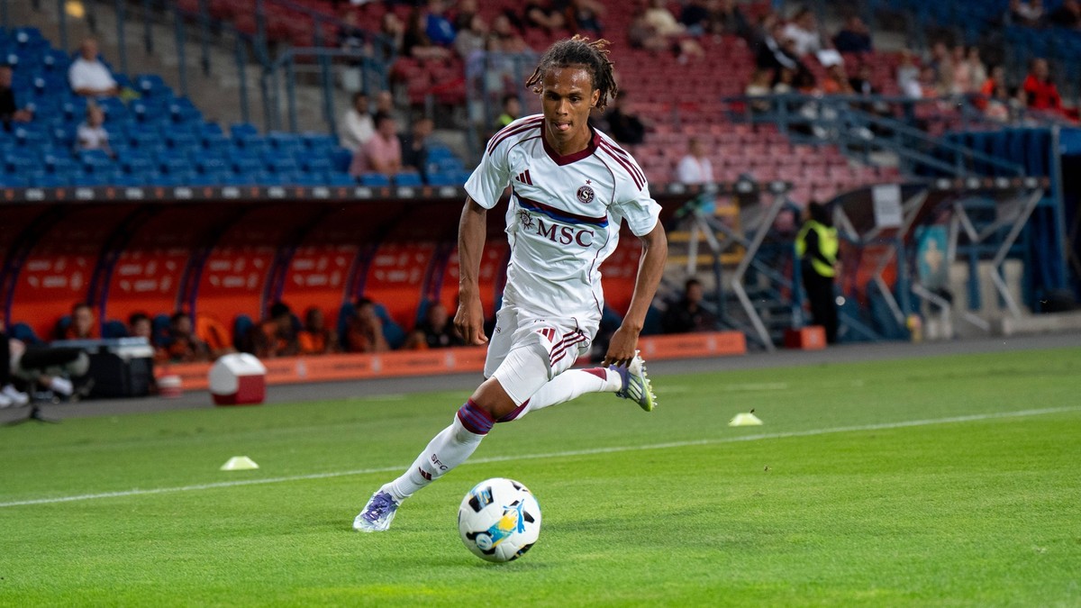Shakhtar Donetsk v Servette FC - UEFA Conference League. Loun Srdanovic plays during the game between FC Shakhtar Donetsk and Servette FC in Krakow, Poland, on August 21, 2025, in the UEFA Conference  ...