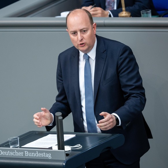 Matthias Hauer (CDU) spricht bei der Debatte über den Schlussbericht des Wirecard-Untersuchungsausschusses in der Plenarsitzung im Deutschen Bundestag. Die Hauptthemen der 237. Sitzung der 19. Legisla ...