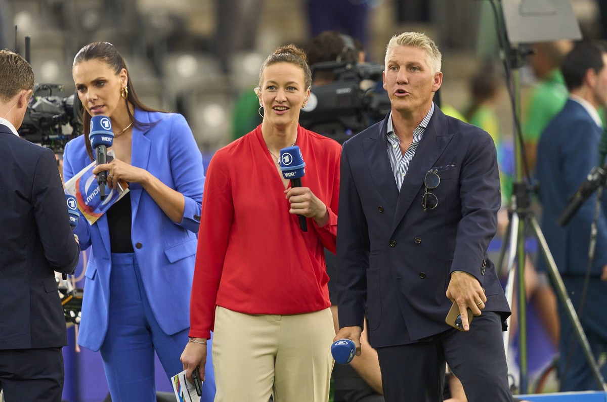 Alexander Bommes, Almuth Schult, ARD TV Moderator, Expertin, Esther Sedlaczek, presenter ARD Moderatorin, Sportmoderatorin, Journalistin, Bastian SCHWEINSTEIGER, Co-Moderator ARD in the final match SP ...