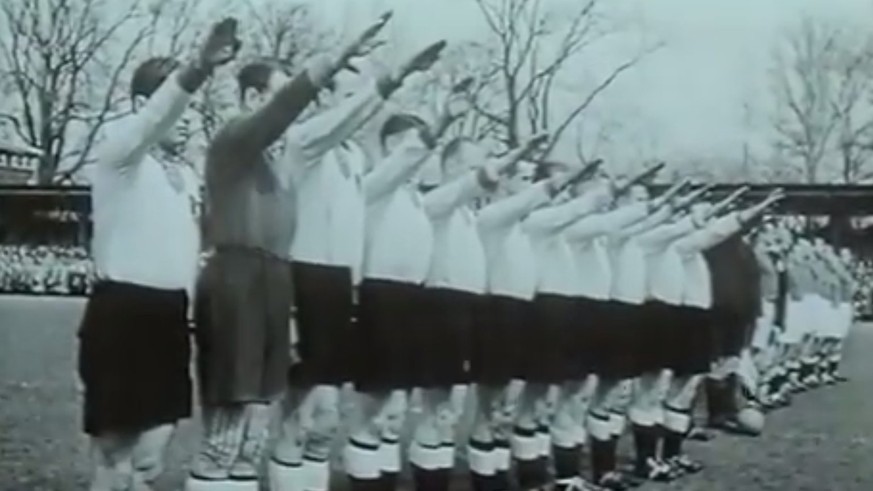 An Hitlers Geburtstag legt die Schweiz die Nazi-Elf aufs Kreuz