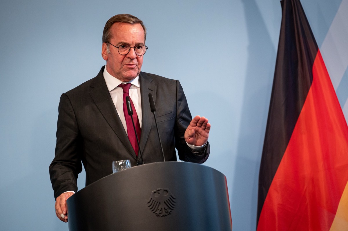 23.09.2024, Berlin: Boris Pistorius (SPD), Bundesminister der Verteidigung, gibt zur zweiten Fachkonferenz Infrastruktur im Verteidigungsministerium eine Pressekonferenz. Foto: Fabian Sommer/dpa +++ d ...
