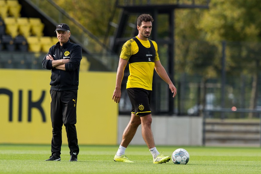 Dortmund, Germany, 10.09.2019, 1. Bundesliga, Training BV Borussia Dortmund, Trainer Lucien Favre (BVB) und Mats Hummels (BVB) , ( Defodi-01001220525 *** Dortmund, Germany, 10 09 2019, 1 Bundesliga, T ...