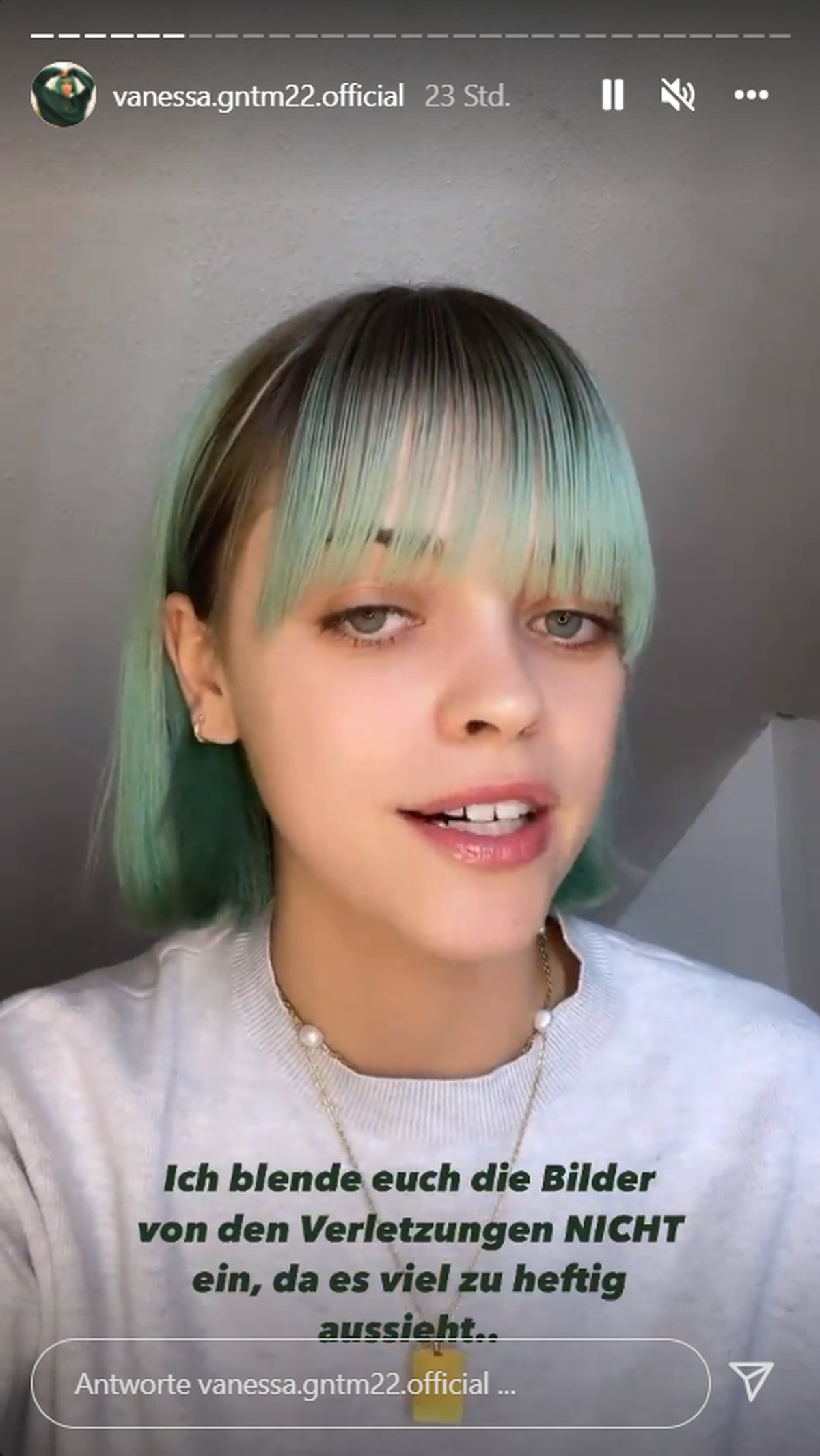 Vanessa berichtet von einem blutigen Zwischenfall im Hotel.