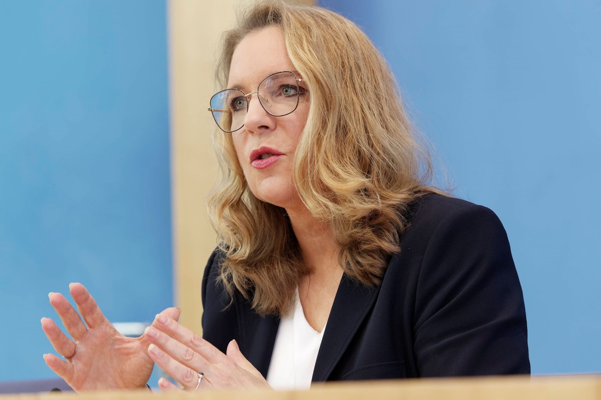 Bundespressekonferenz: Die Stiftung Klimaneutralität hat die Programme der zur Bundestagswahl antretenden Parteien auf Klimaneutralität hin vom Deutschen Institut für Wirtschaftsforschung untersuchen  ...