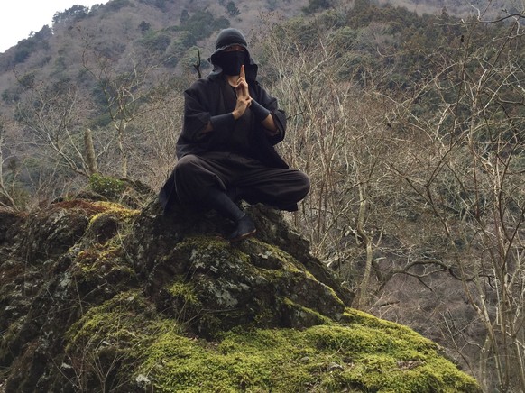 Meditation, wie sie Sagami praktiziert, ist ein wichtiger Bestandteil, um Ninja zu werden.