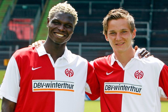 Bildnummer: 12326800 Datum: 10.07.2008 Copyright: imago/Jan Huebner
10.07.2008, FSV Mainz 05 Team und Portraitphotos Aristide Bance (FSV Mainz 05), Niko Bungert (FSV Mainz 05) ; kbdig 2008 quer Fussb ...