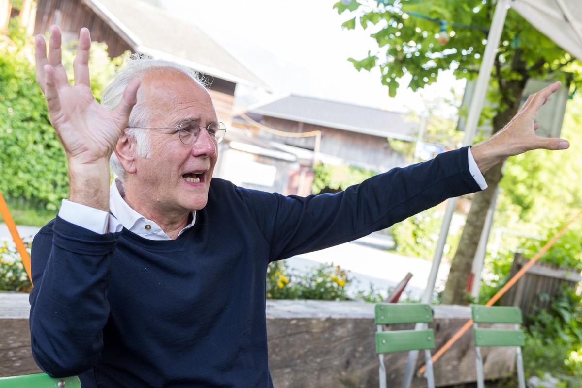 22.05.2023, �sterreich, Uderns: Harald Schmidt spricht im Rahmen eines Interviews mit der �sterreichischen Nachrichtenagentur APA (Austria Presse Agentur). Foto: Expa/Johann Groder/APA/dpa +++ dpa-Bil ...