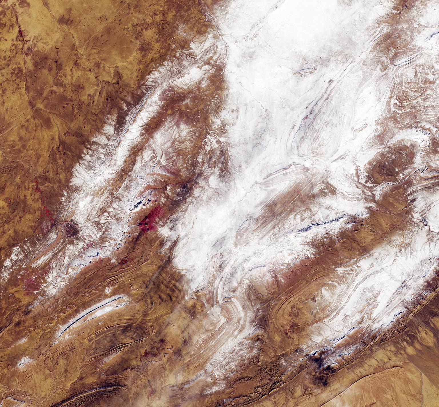 Schnee in der Sahara (aber am Rand, im Nordwesten von Algerien)