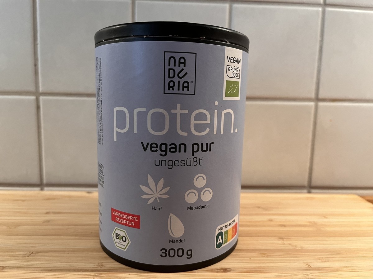 Pro 100 Gramm kommt man mit diesem Eiweißpulver auf 61 Gramm Proteine.