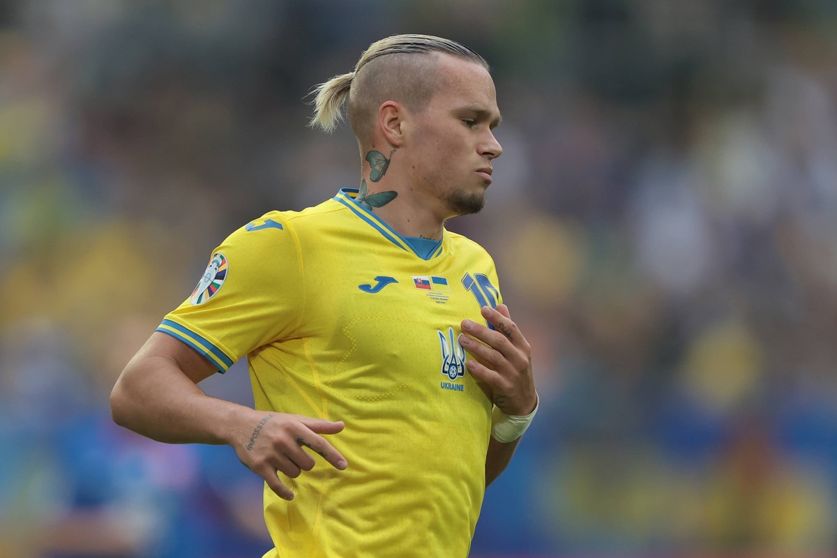 Dusseldorf, Germany, 21st June 2024. Mykhailo Mudryk of Ukraine during the UEFA European Championships match at Dusseldorf Arena, Dusseldorf. Picture credit should read: Jonathan Moscrop / Sportimage  ...