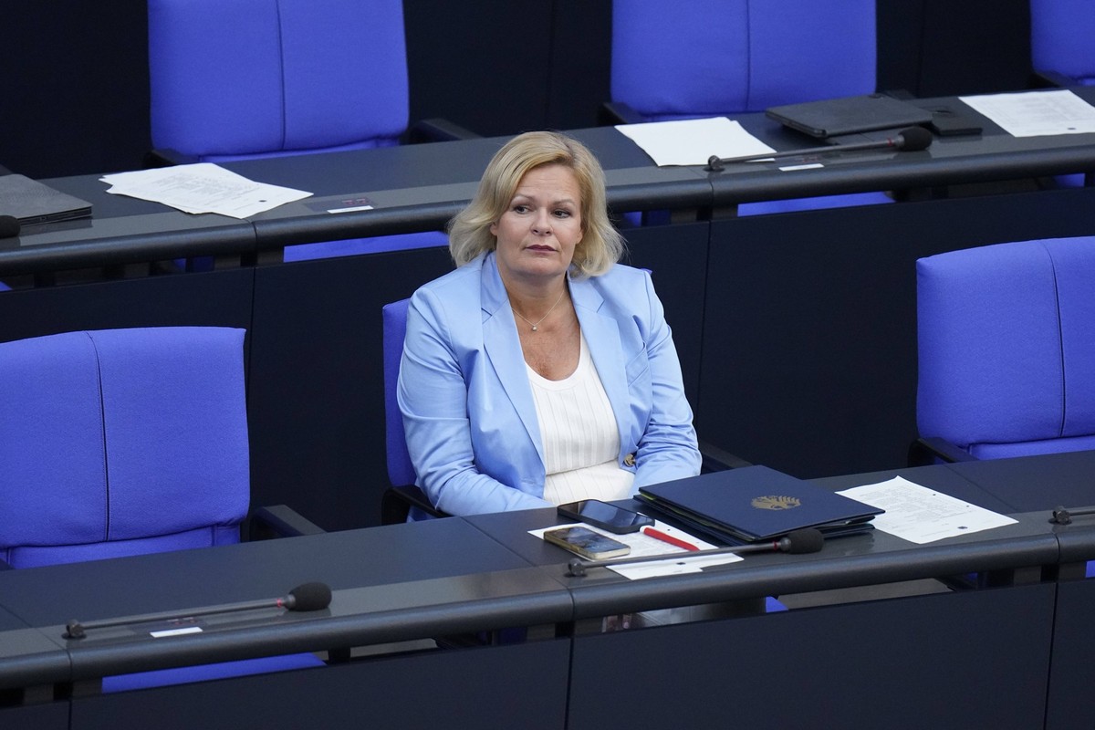 Sitzung des Deutschen Bundestags, Bundesinnenministerin, Nancy Faeser, SPD Sitzung des Deutschen Bundestags, Bundesinnenministerin, Nancy Faeser, SPD Berlin Berlin GER *** Session of the German Bundes ...