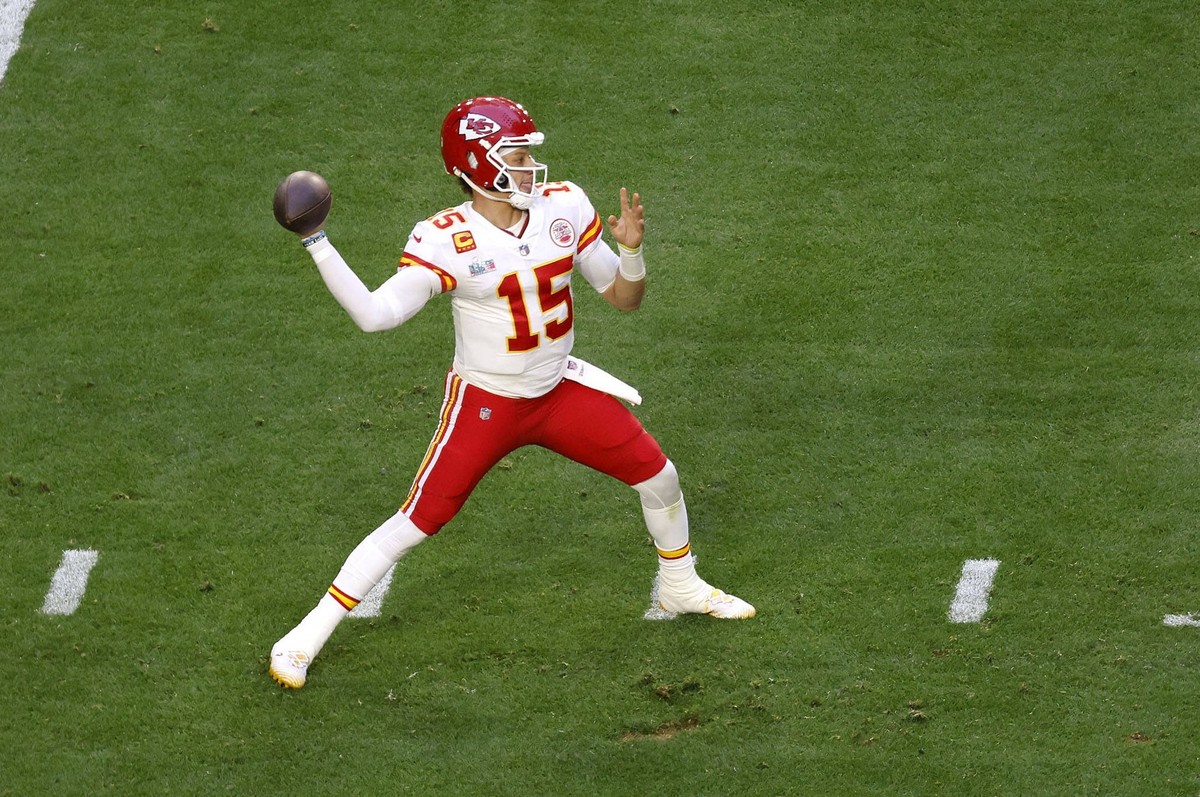 NFL, American Football Herren, USA 2023: Super Bowl LVII FEB 12 Kansas City Chiefs quarterback Patrick Mahomes 15 during the NFL Super Bowl 57 LVII football game between the Philadelphia Eagles and th ...