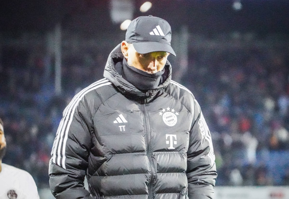 FC Basel - FC Bayern M�nchen Fu�ball: Freundschaftsspiel 2023/2024 KW01, FC Basel - FC Bayern M�nchen, St. Jakob Park: Bayerns Trainer Thomas Tuchel *** FC Basel FC Bayern Munich soccer friendly 2023  ...