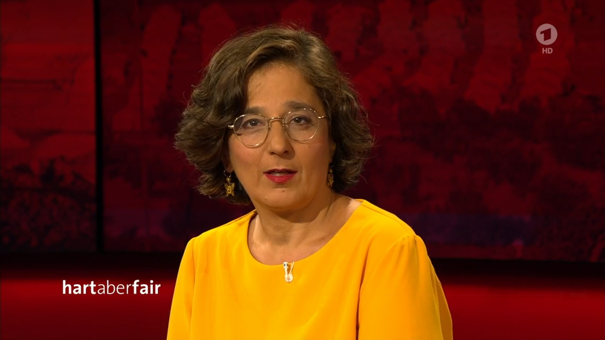 Isabel Schayani hat das Flüchtlingslager auf Lesbos besucht.