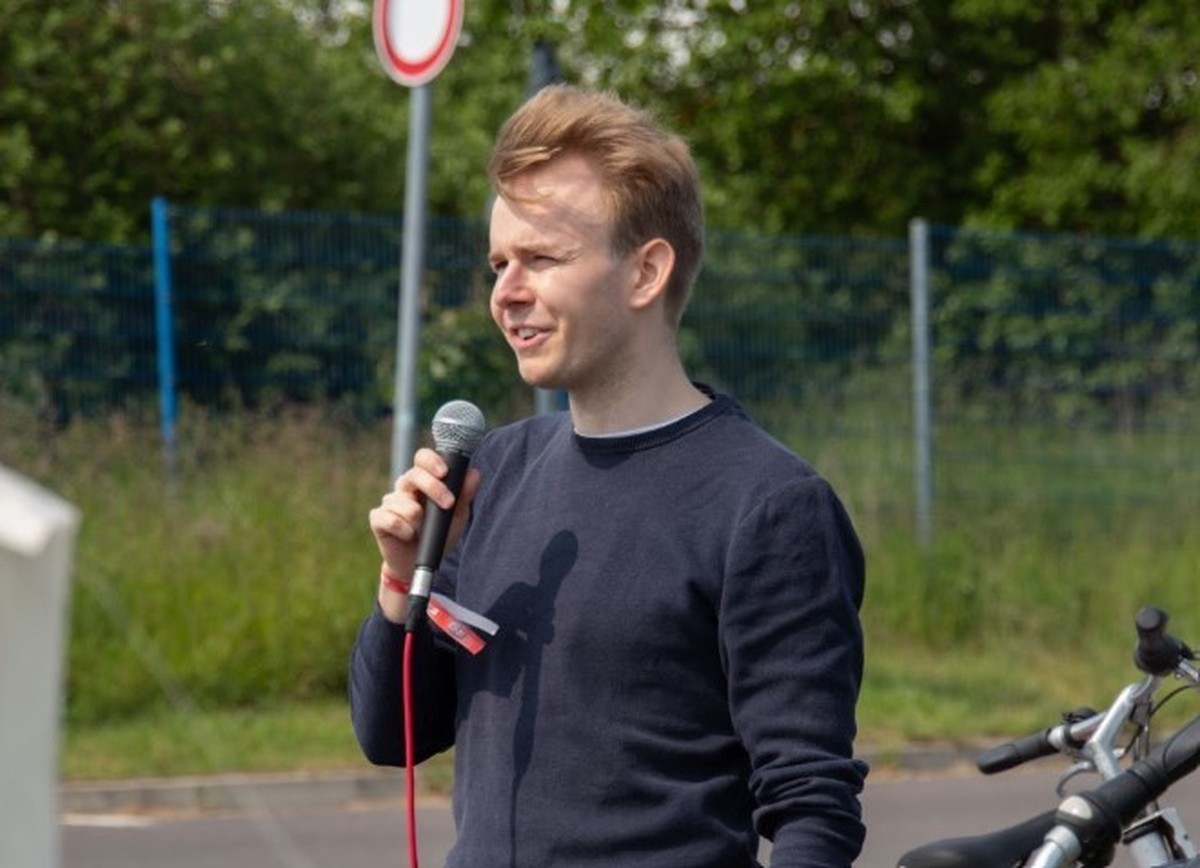 Niklas Reinbold ist 23 Jahre alt und Klimaaktivist bei Fridays for Future Rügen.