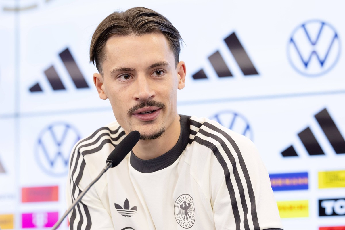 DFB-Pressekonferenz mit Robin Gosens und Robin Koch Robin Koch spricht w�hrend der Pressekonferenz. DFB-Pressekonferenz vor dem Spiel der UEFA Nations League gegen Bosnien und Herzegowina auf dem DFB- ...