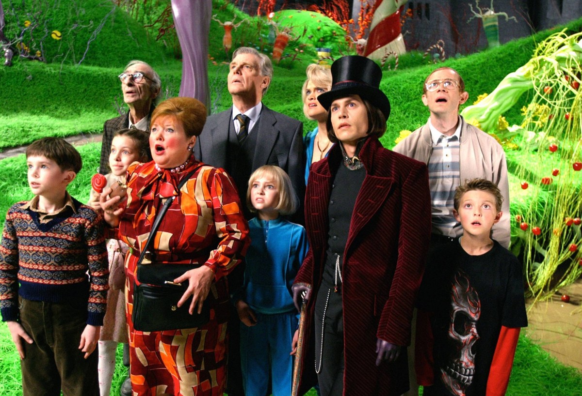 Weihnachten, Filmreife Outfits Charlie und die Schokoladenfabrik, CHARLIE AND THE CHOCOLATE FACTORY USA-GB 2005, Regie: Tim Burton, FREDDIE HIGHMOREE FRANZISKA TROEGNER, JULIA WINTER, JOHNNY DEPP, ADA ...