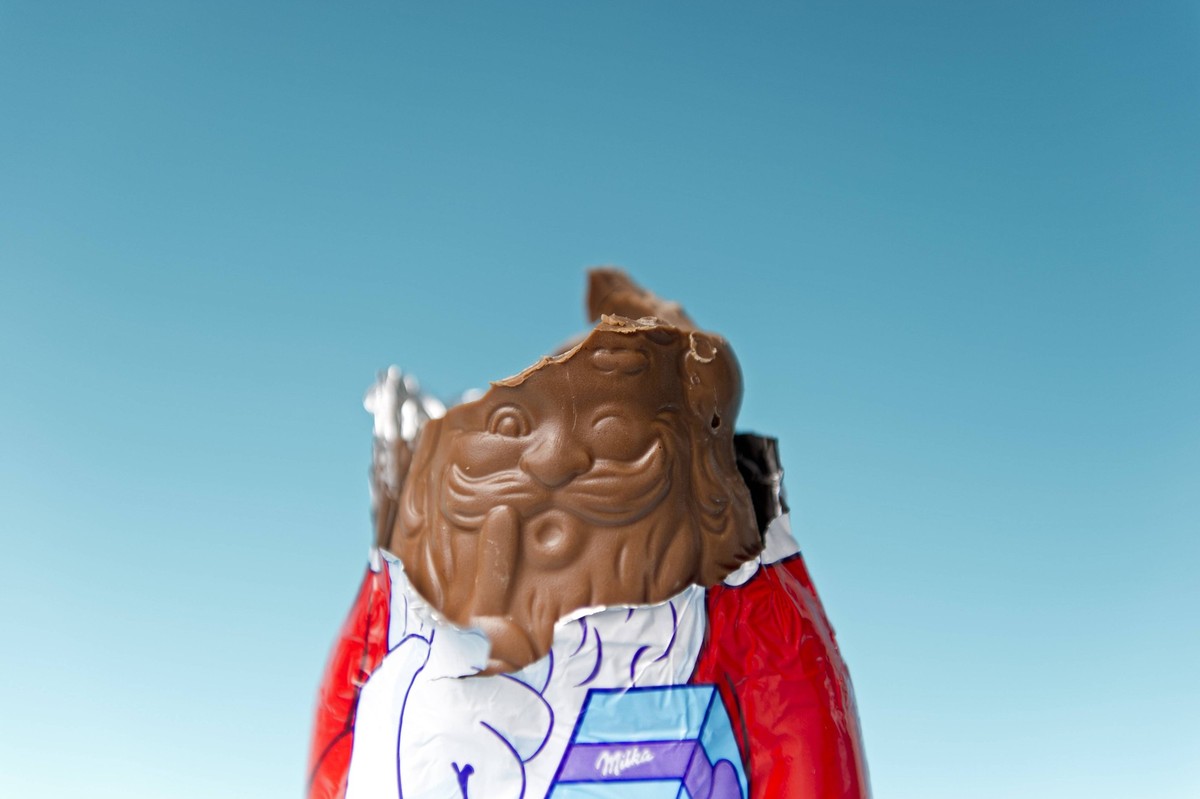 Ein angebissener Schokoladenweihnachtsmann, aufgenommen am Dienstag (03.12.13). RM001
a Angebissener Chocolate Santa Claus Date at Tuesday 03 12 13