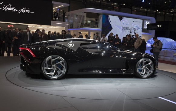 Genfer Autosalon: Bugatti zeigt teuersten Neuwagen der Welt (190305) -- GENEVA, March 5, 2019 (Xinhua) -- Photo taken on March 5, 2019 shows the new Bugatti La Voiture Noire at the 89th Geneva Interna ...