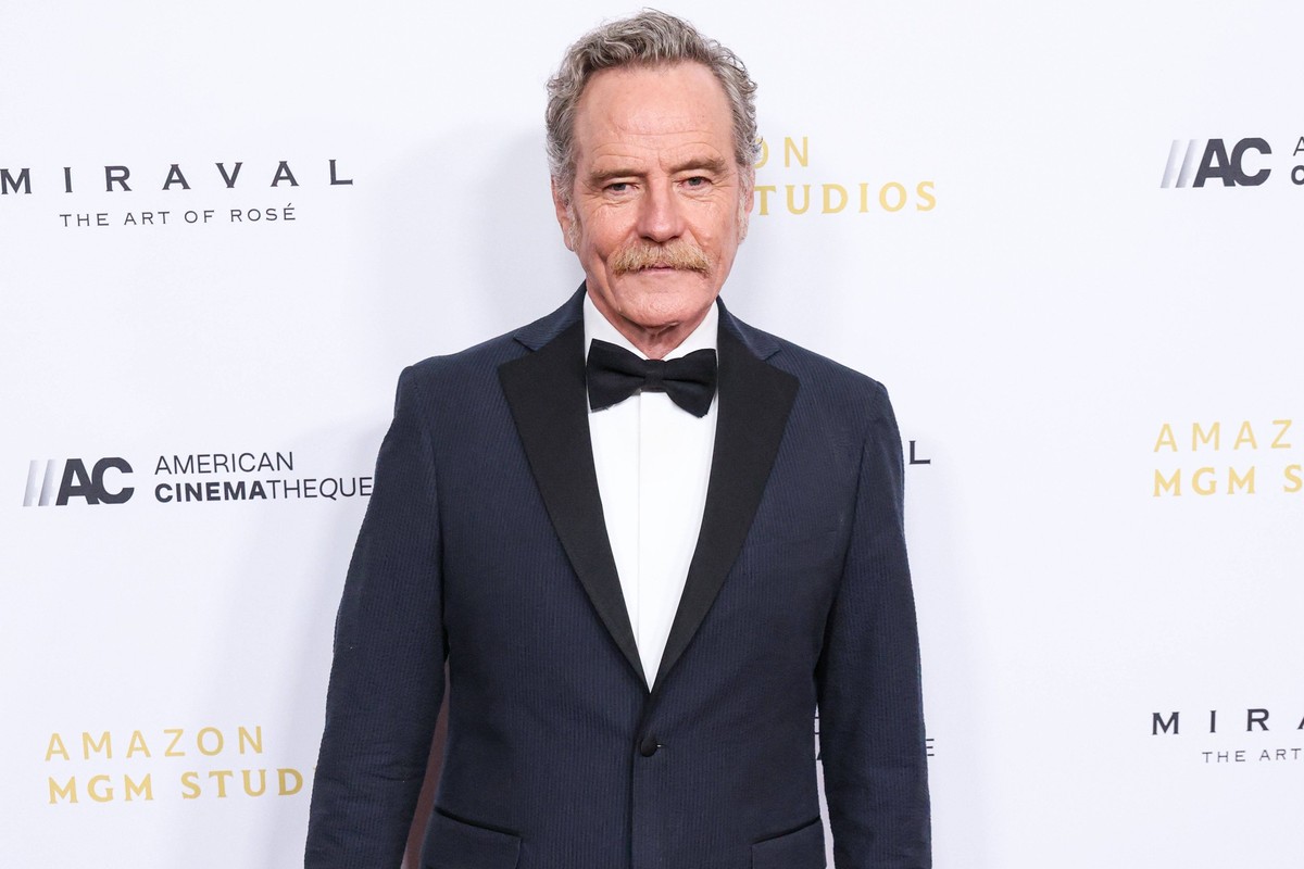 38th Annual American Cinematheque Awards 2024 Honoring Jessica Chastain BEVERLY HILLS, LOS ANGELES, CALIFORNIA, USA - DECEMBER 06: Bryan Cranston arrives at the 38th Annual American Cinematheque Award ...