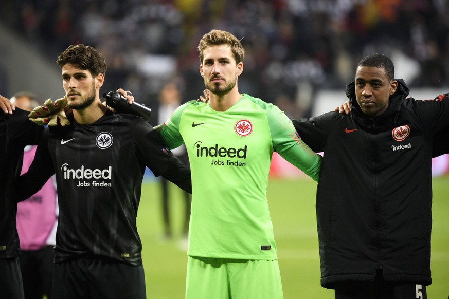 02.05.2019, xkvx, Fussball UEFA Europa League, Eintracht Frankfurt - Chelsea London emspor, v.l. Eintracht Frankfurt Spieler nach dem Spiel / Goncalo Paciencia (Eintracht Frankfurt), Kevin Trapp (Eint ...