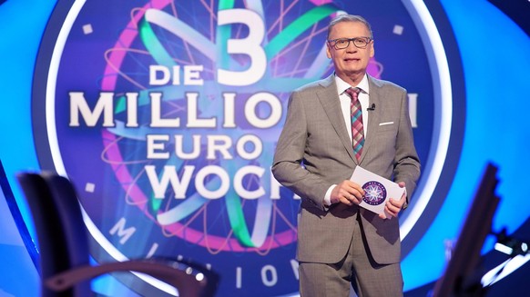 Günther Jauch überrascht die besten Kandidaten von Montag, Dienstag und Mittwoch am Donnerstag mit der Chance auf den Mega-Gewinn.