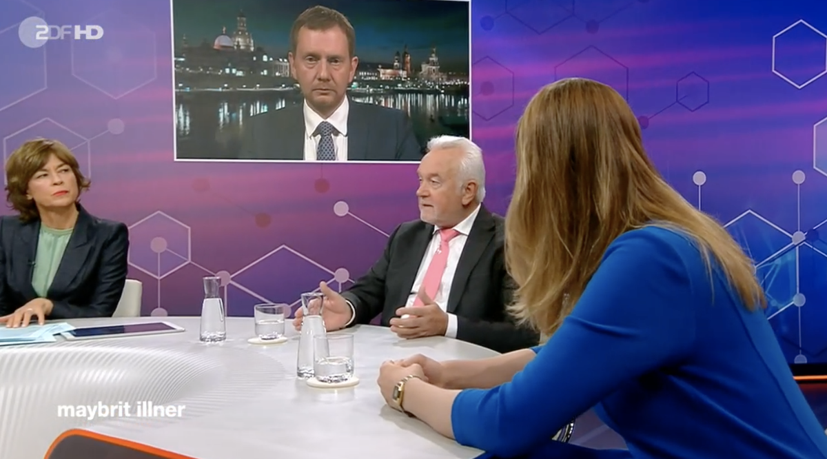 Anika Klafki (rechts) macht Wolfgang Kubicki eine direkte Ansage.