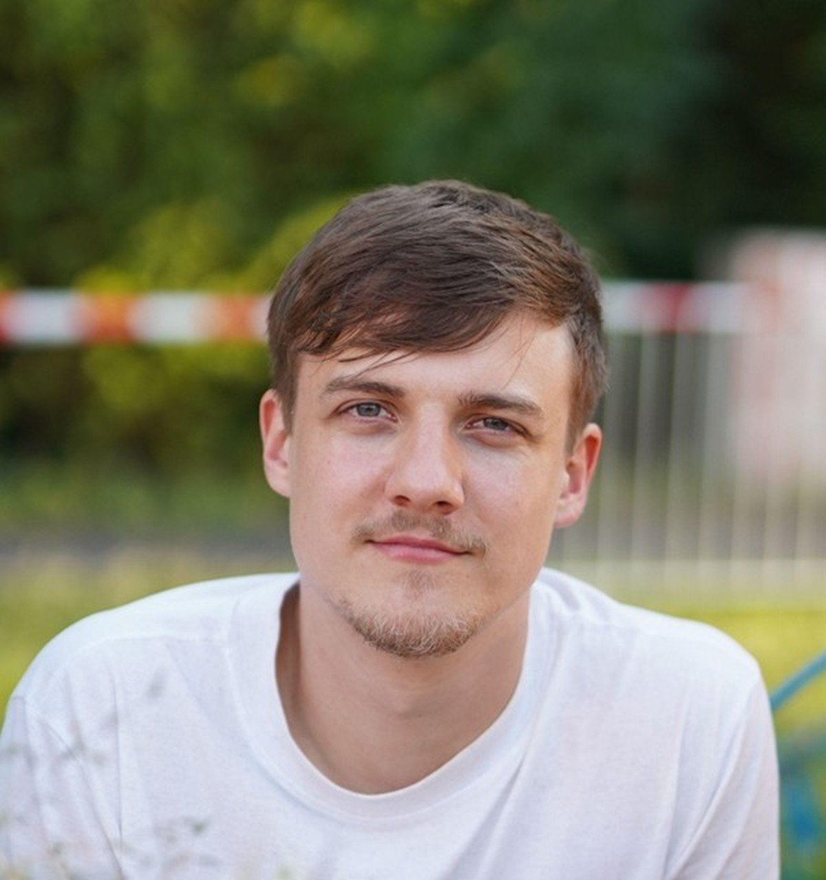 Florian König ist Klimaaktivist bei Fridays for Future und studiert in Hamburg im Master Peace and Security Studies.