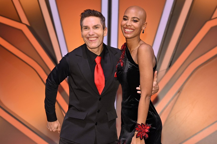 Sharon Batiste con Christian Polanc alla prima dal vivo della sedicesima stagione di RTL Let's Dance al MMC Coloneum.  Colonia, 24 febbraio 2023 *** Sharon Batiste con Christian Polanc nella prima diretta...