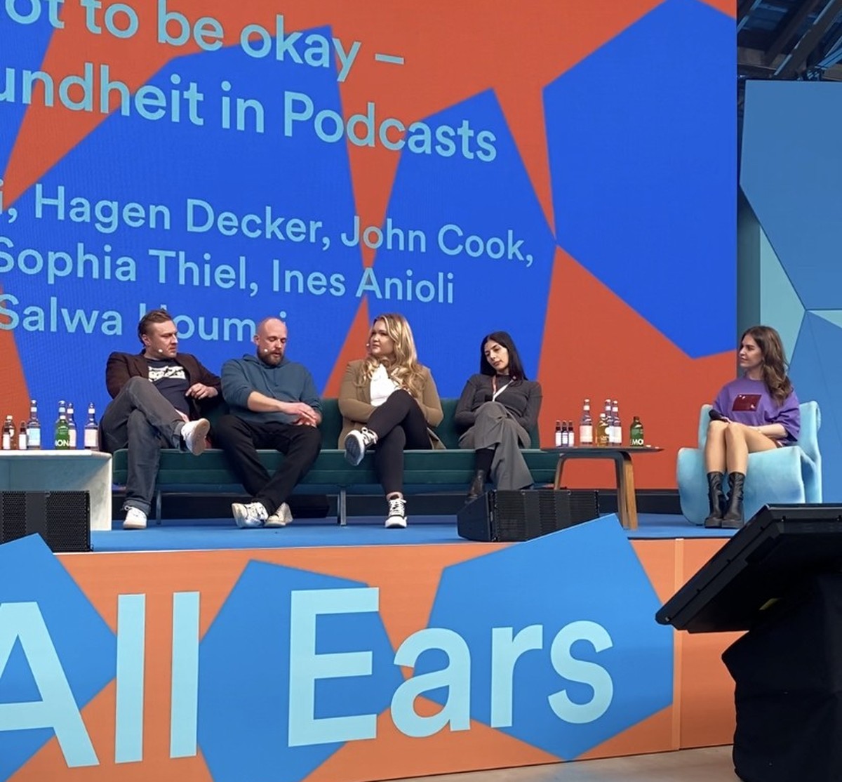 Sophia Thiel (Mitte) sprach offen über ihre Rückkehr.