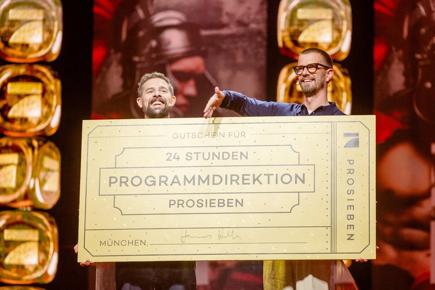 Titel: Joko und Klaas gegen ProSieben;
Staffel: 7;
Folge: 2;
Person: Klaas Heufer-Umlauf; Joko Winterscheidt;
Copyright: Seven.One/Nadine Rupp;
Fotograf: Nadine Rupp;
Bildredakteur: Nadine Vaders;
Dat ...