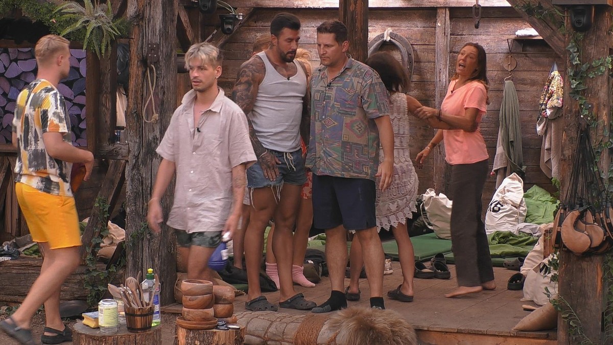 Beziehungsstatus: Es ist kompliziert. Udo und Emmy. Titel: Promi Big Brother 2020;
Copyright: SAT.1;
Bildredakteur: Clarissa Schreiner;
Rechtehinweis: Dieses Bild darf bis eine Woche nach Ausstra ...