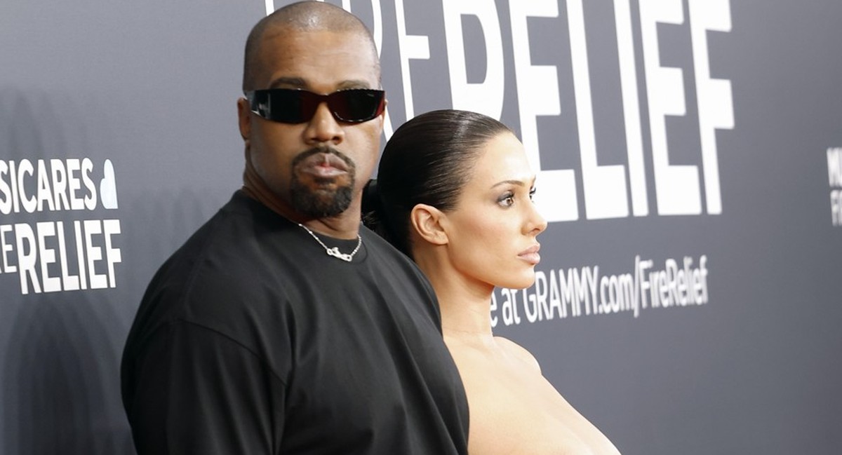LOS ANGELES, CALIFORNIA - FEBRUARY 02: (FOR EDITORIAL USE ONLY) (EDITOR&#039;S NOTE: Image contains nudity.) (L-R) Kanye West and Bianca Censori attend the 67th GRAMMY Awards on February 02, 2025 in L ...