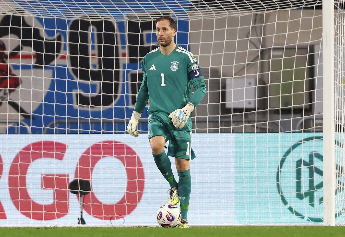 . - Luxembourg v Germany, FIFA World Cup, WM, Weltmeisterschaft, Fussball Qualifier, Group A, Stade de Luxembourg, Luxembourg. - 14th November 2025. C Daniel Weir / Crystal Pix Oliver Baumann of Germa ...