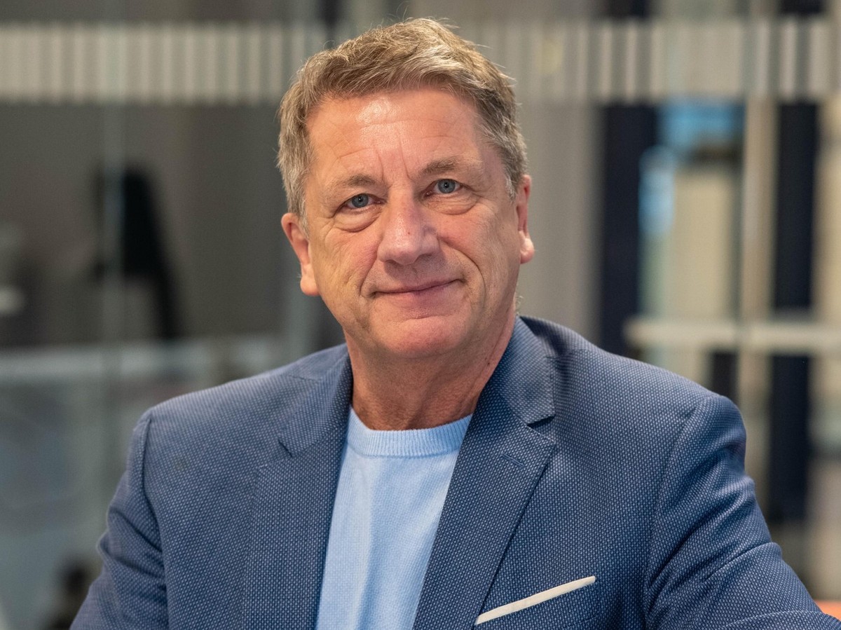 Prof. Dr. Mike Friedrichsen ist Hochschullehrer für Wirtschaftsinformatik und Mitgründer der German University of Digital Science.
