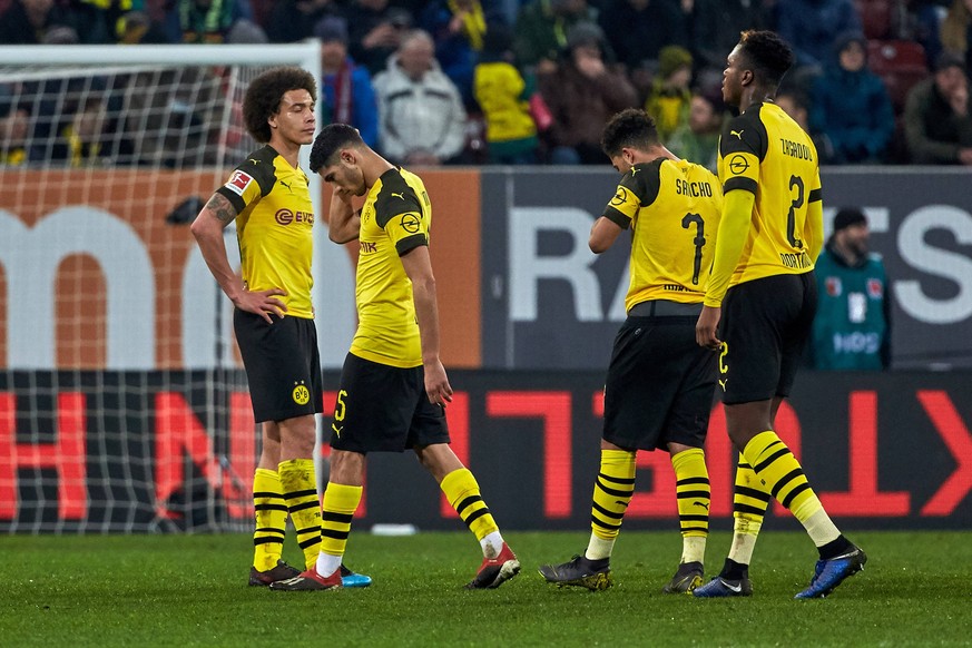 Augsburg, Germany 01.03.2019, 1. Bundesliga, 24. Spieltag, FC Augsburg - BV Borussia Dortmund, Axel Witsel (BVB), Achraf Hakimi Mouh, Jadon Malik Sancho (BVB) und Dan-Axel Zagadou (BVB) enttaeuscht ,  ...